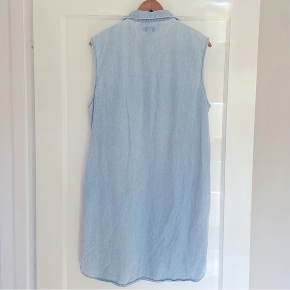 EUC Wrangler shift shirt dress / soft light wash denim / size medium - Picture 6 of 7
